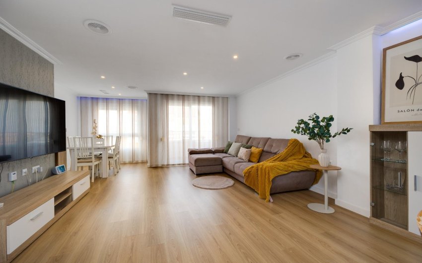 Resale - Apartment -
Torrevieja - Centro