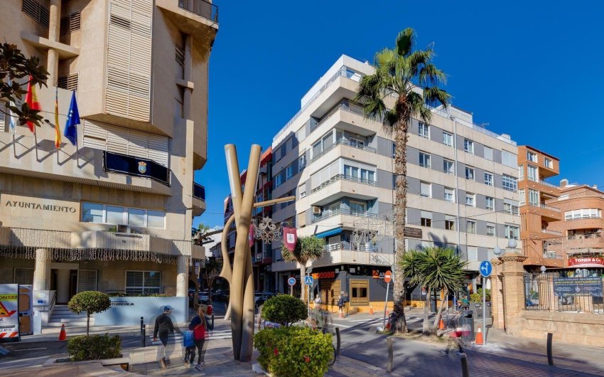 Resale - Apartment -
Torrevieja - Centro