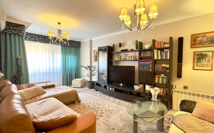 Resale - Apartment -
Torrevieja - Centro