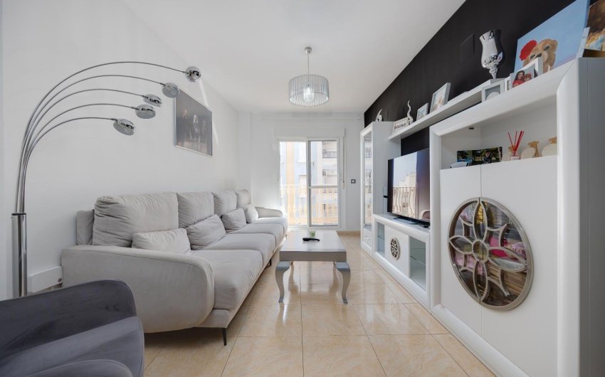 Resale - Apartment -
Torrevieja - Centro