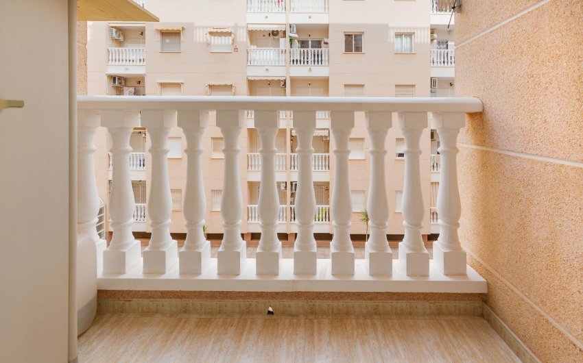 Resale - Apartment -
Torrevieja - Centro