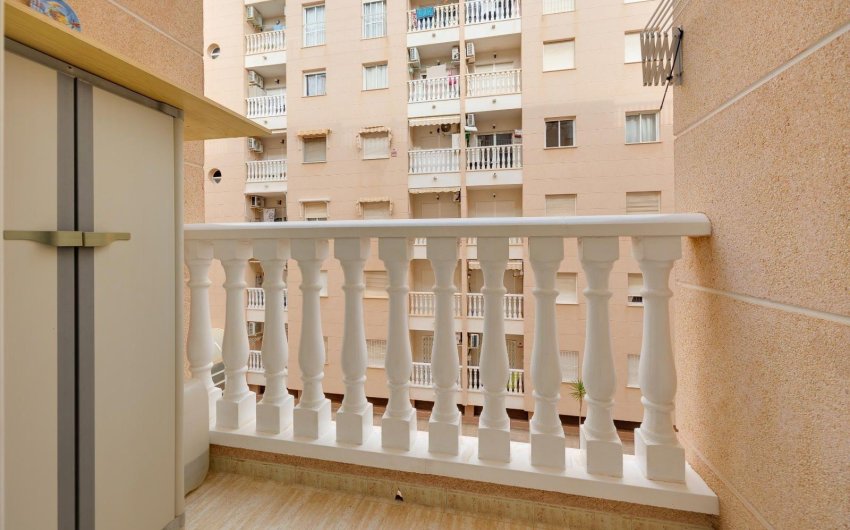Resale - Apartment -
Torrevieja - Centro