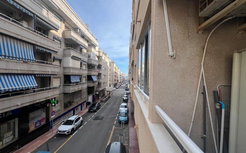 Resale - Apartment -
Torrevieja - Centro