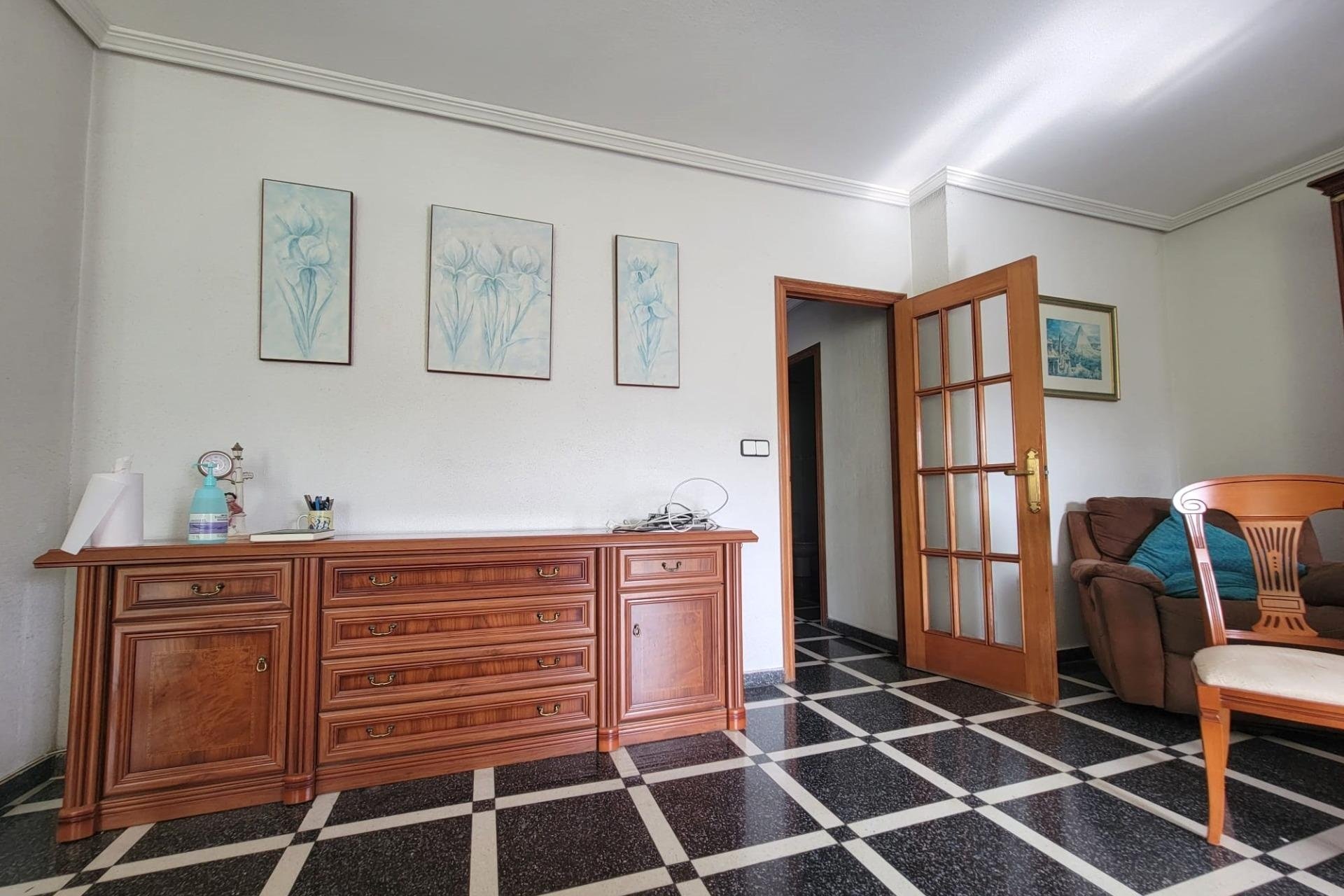 Resale - Apartment -
Torrevieja - Centro