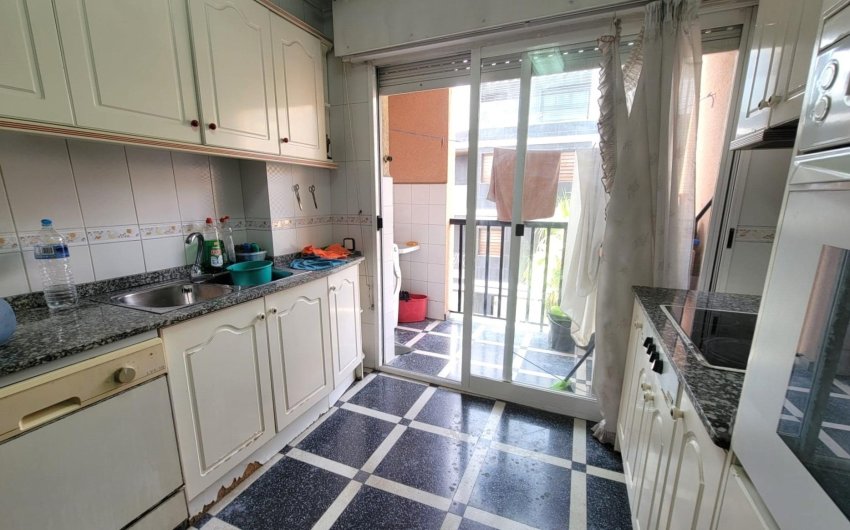 Resale - Apartment -
Torrevieja - Centro
