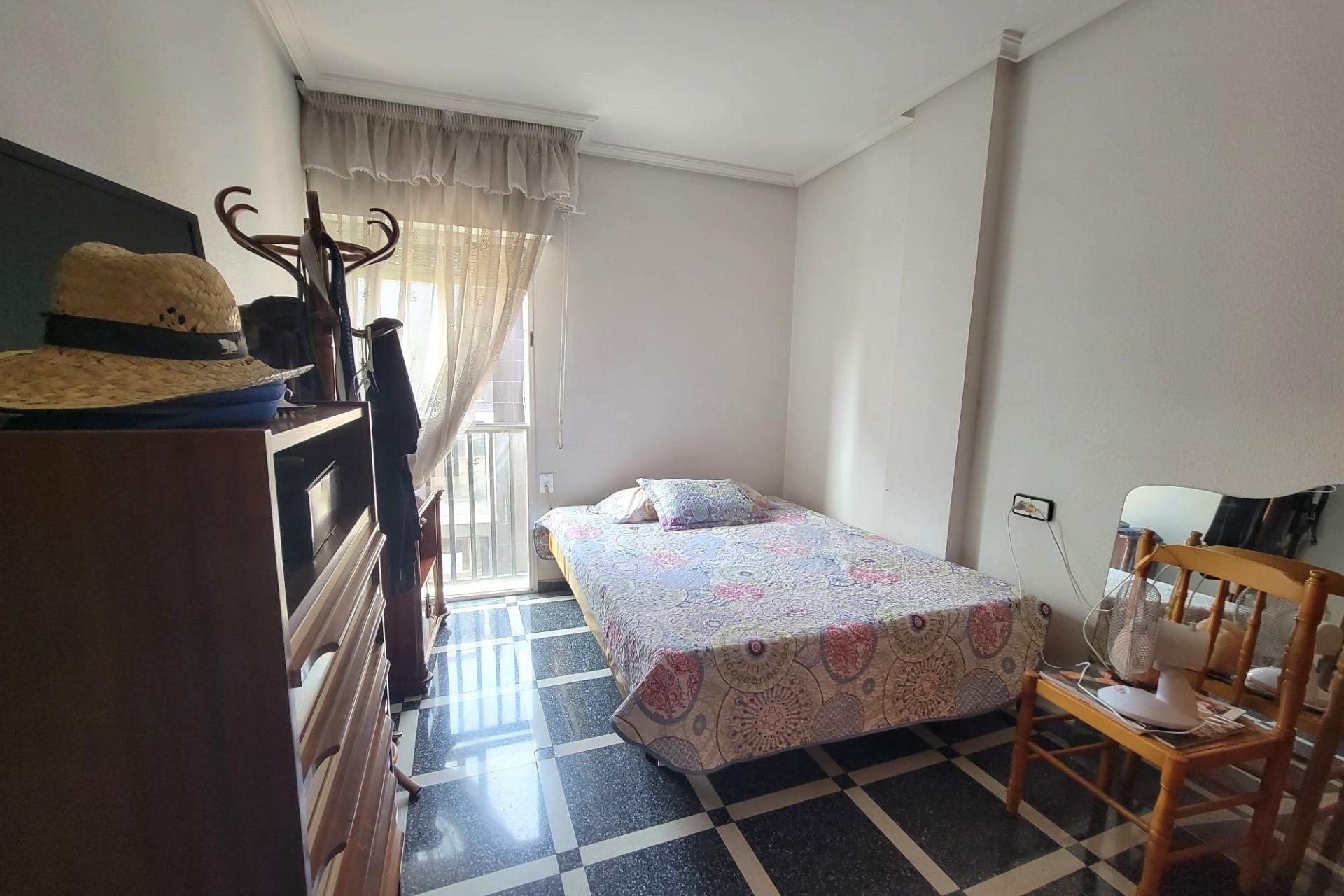 Resale - Apartment -
Torrevieja - Centro