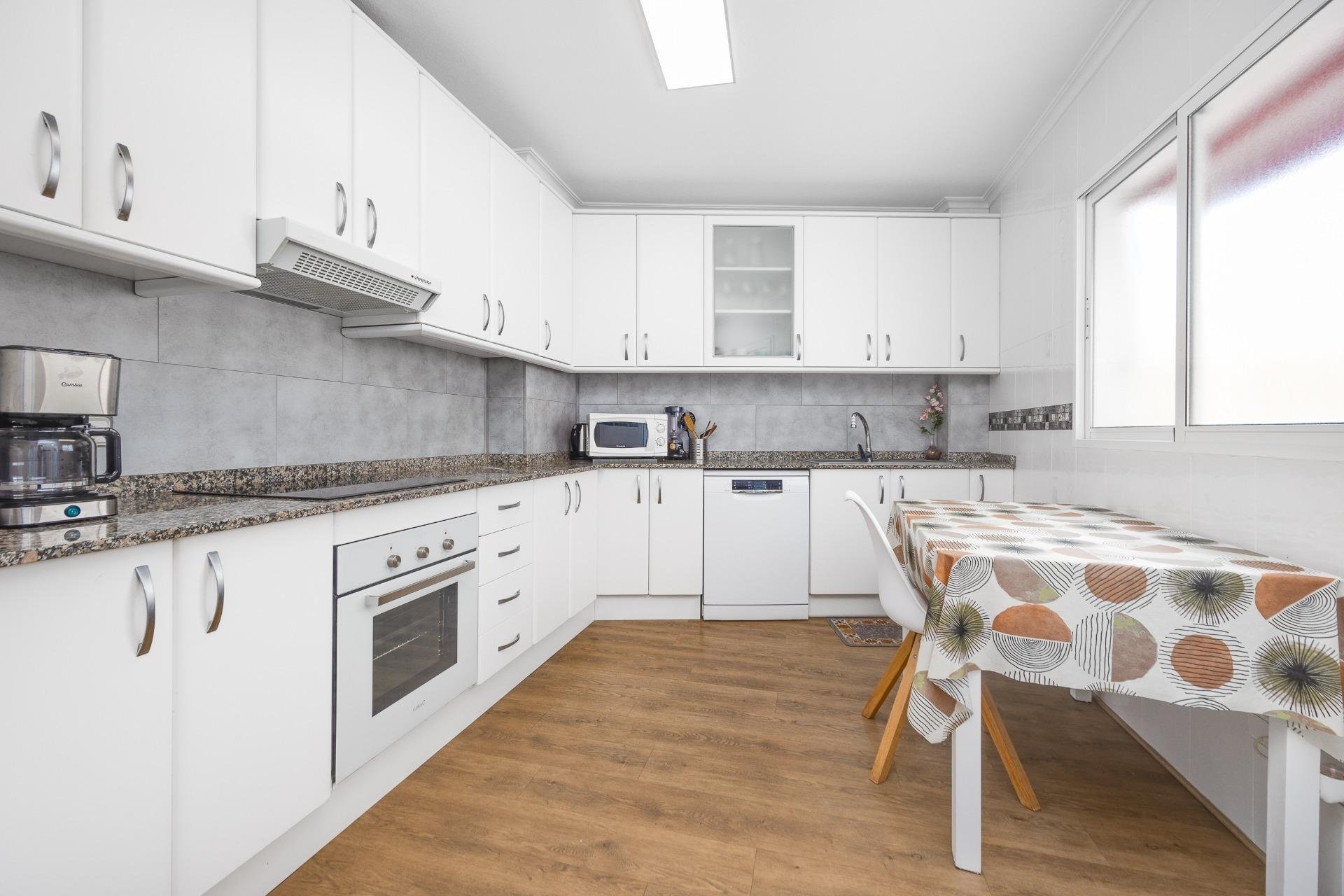 Resale - Apartment -
Torrevieja - Centro