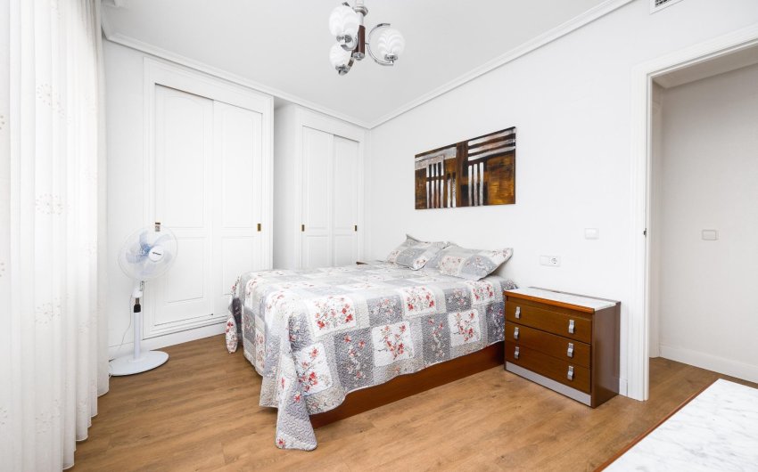 Resale - Apartment -
Torrevieja - Centro