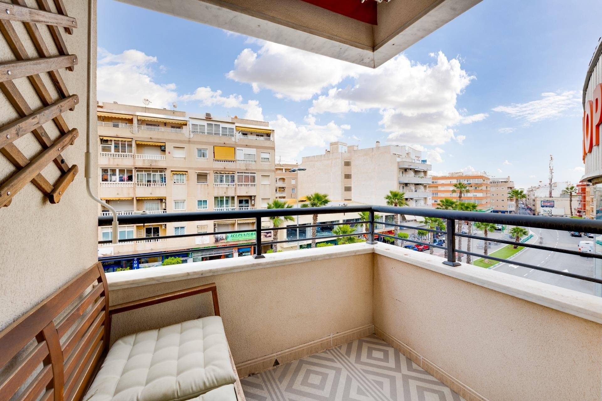Resale - Apartment -
Torrevieja - Centro