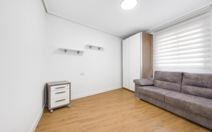 Resale - Apartment -
Torrevieja - Centro