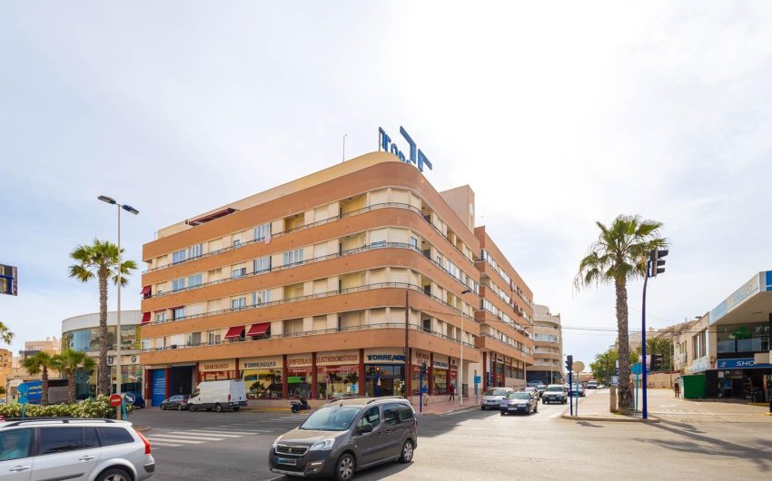 Resale - Apartment -
Torrevieja - Centro