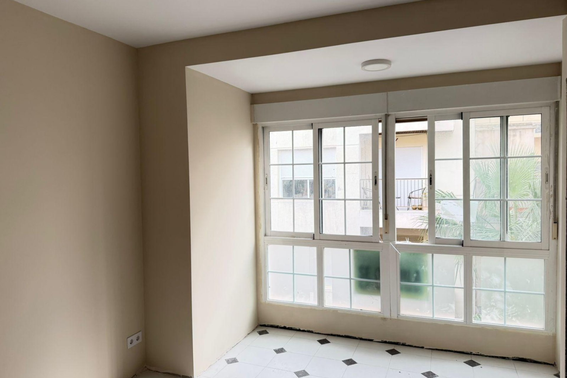 Resale - Apartment -
Torrevieja - Centro