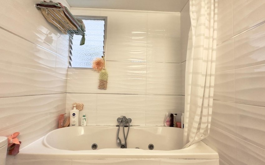 Resale - Apartment -
Torrevieja - Centro