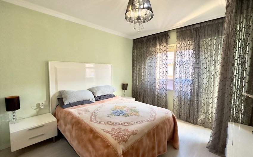 Resale - Apartment -
Torrevieja - Centro