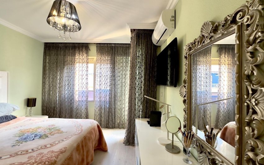 Resale - Apartment -
Torrevieja - Centro