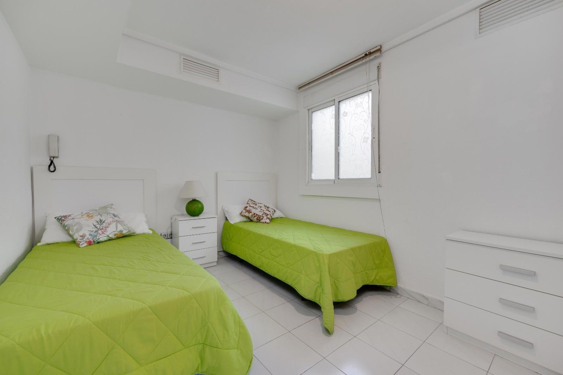 Resale - Apartment -
Torrevieja - Centro