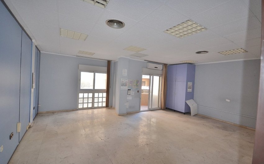 Resale - Apartment -
Torrevieja - Centro