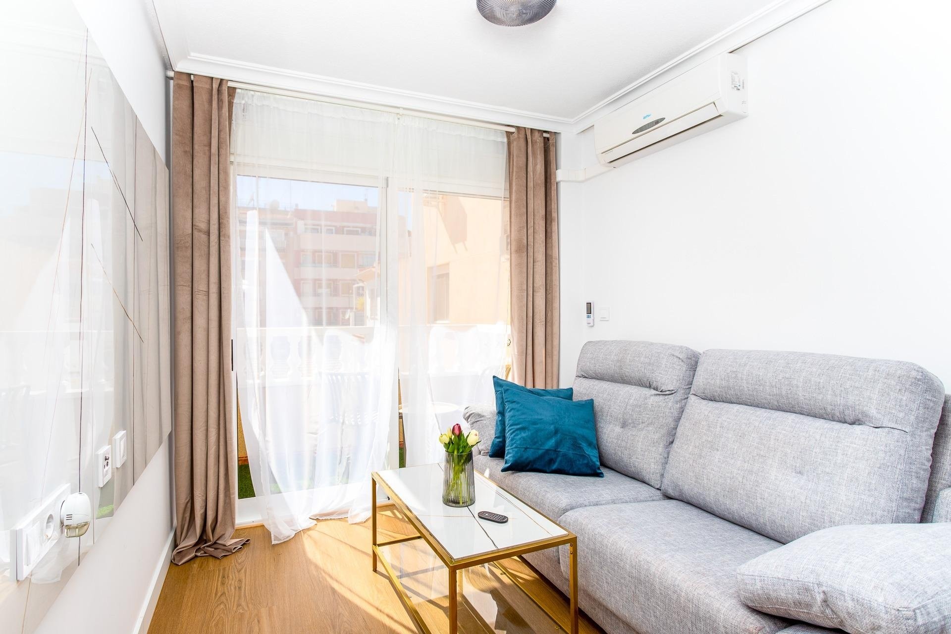 Resale - Apartment -
Torrevieja - Centro