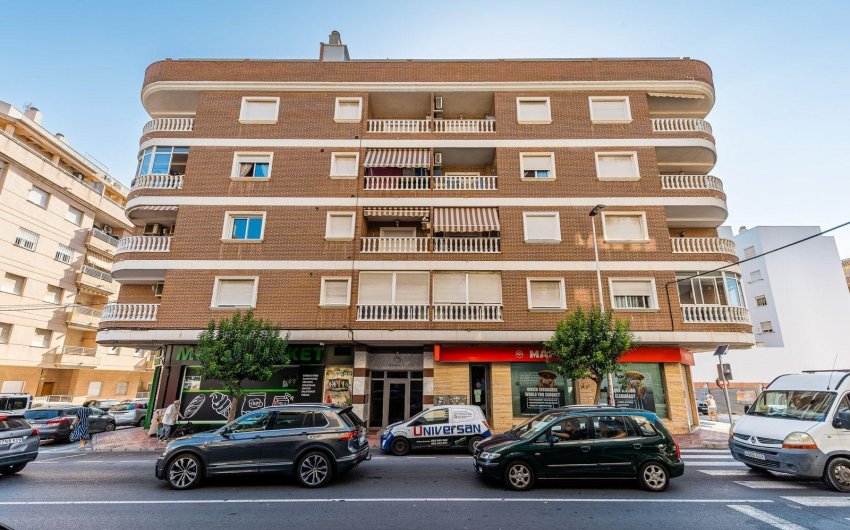 Resale - Apartment -
Torrevieja - Centro