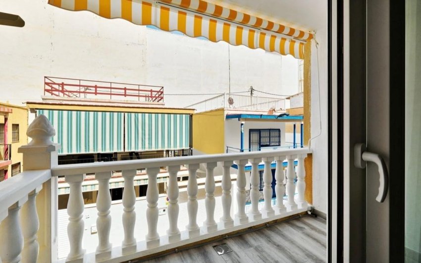 Resale - Apartment -
Torrevieja - Centro