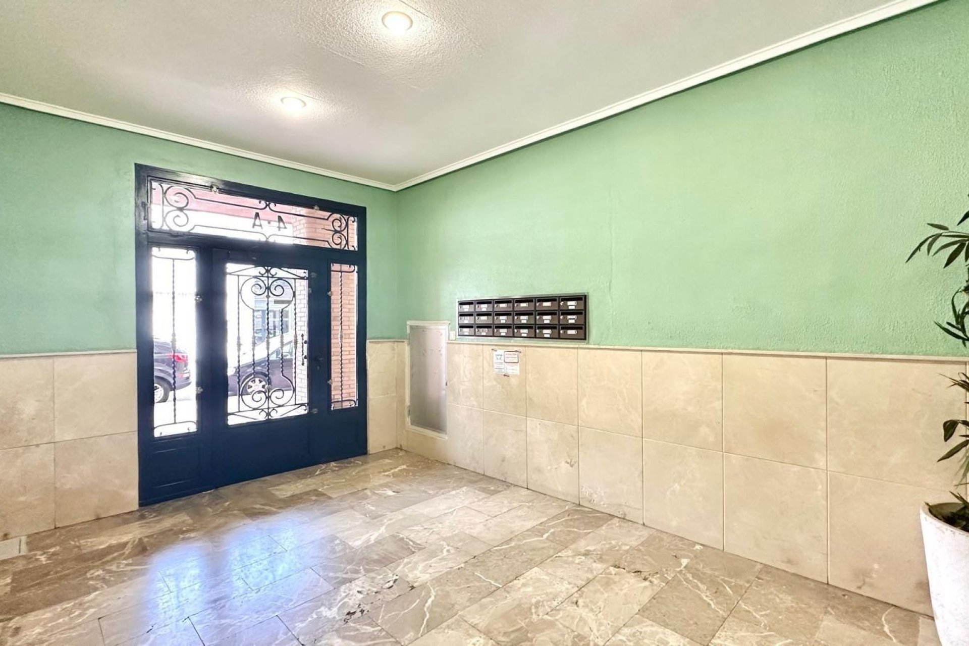 Resale - Apartment -
Torrevieja - Centro
