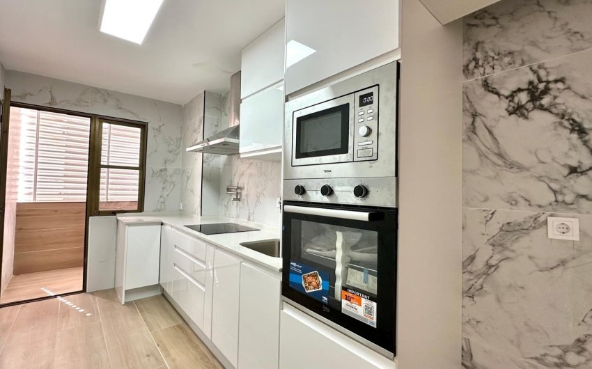 Resale - Apartment -
Torrevieja - Centro