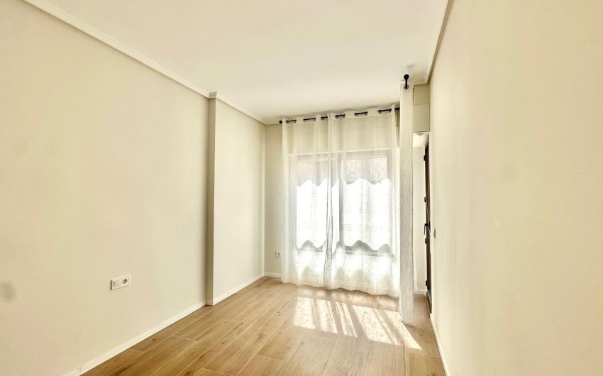 Resale - Apartment -
Torrevieja - Centro