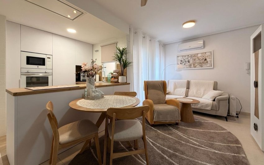 Resale - Apartment -
Torrevieja - Centro