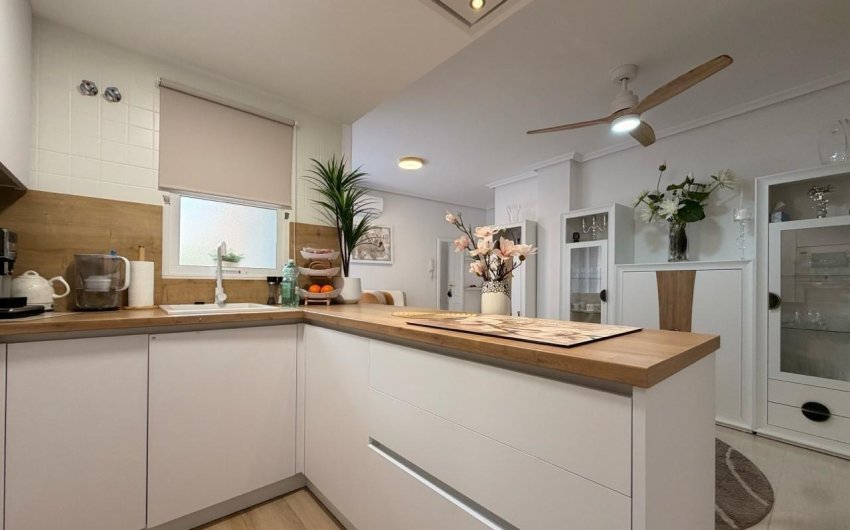 Resale - Apartment -
Torrevieja - Centro