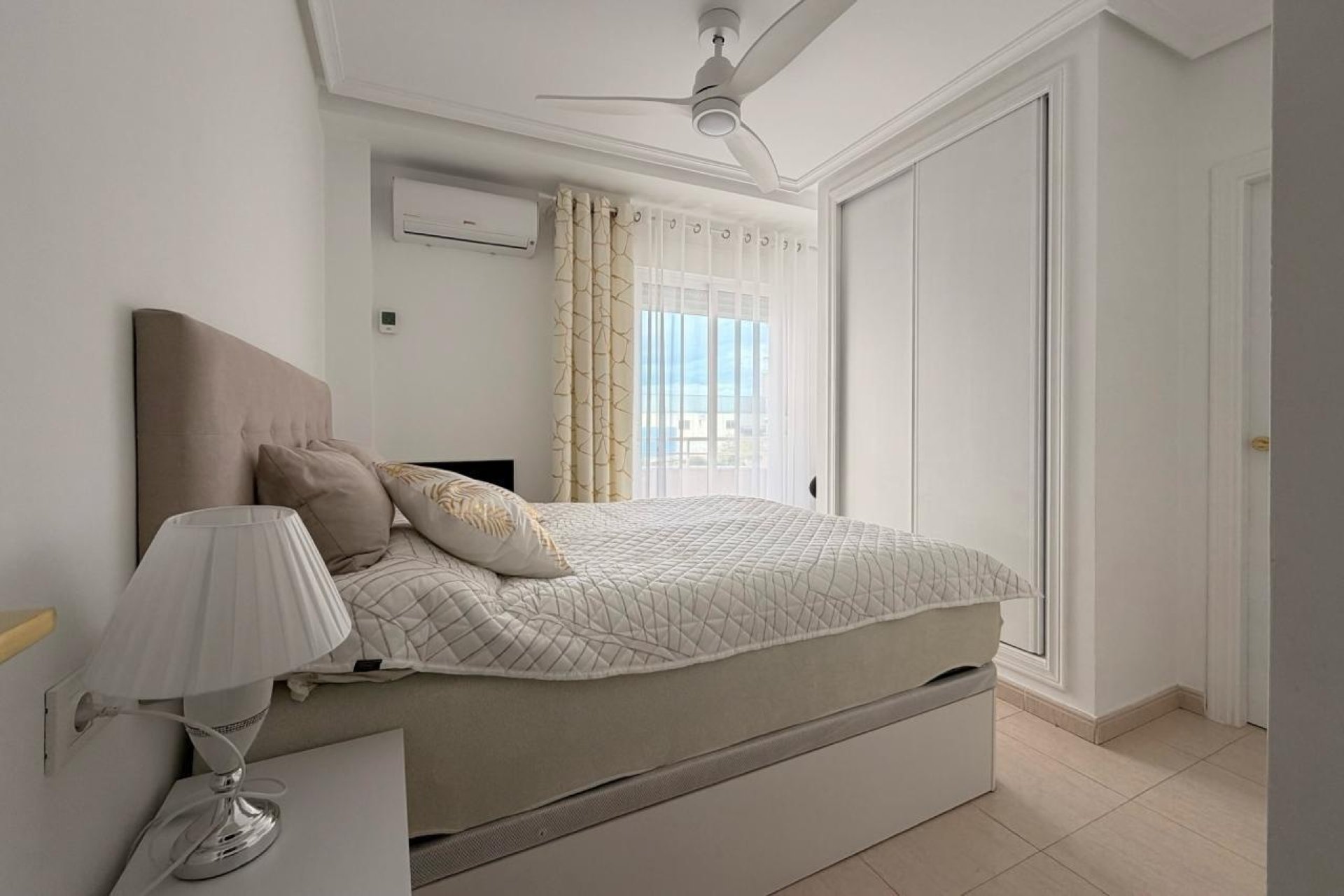 Resale - Apartment -
Torrevieja - Centro
