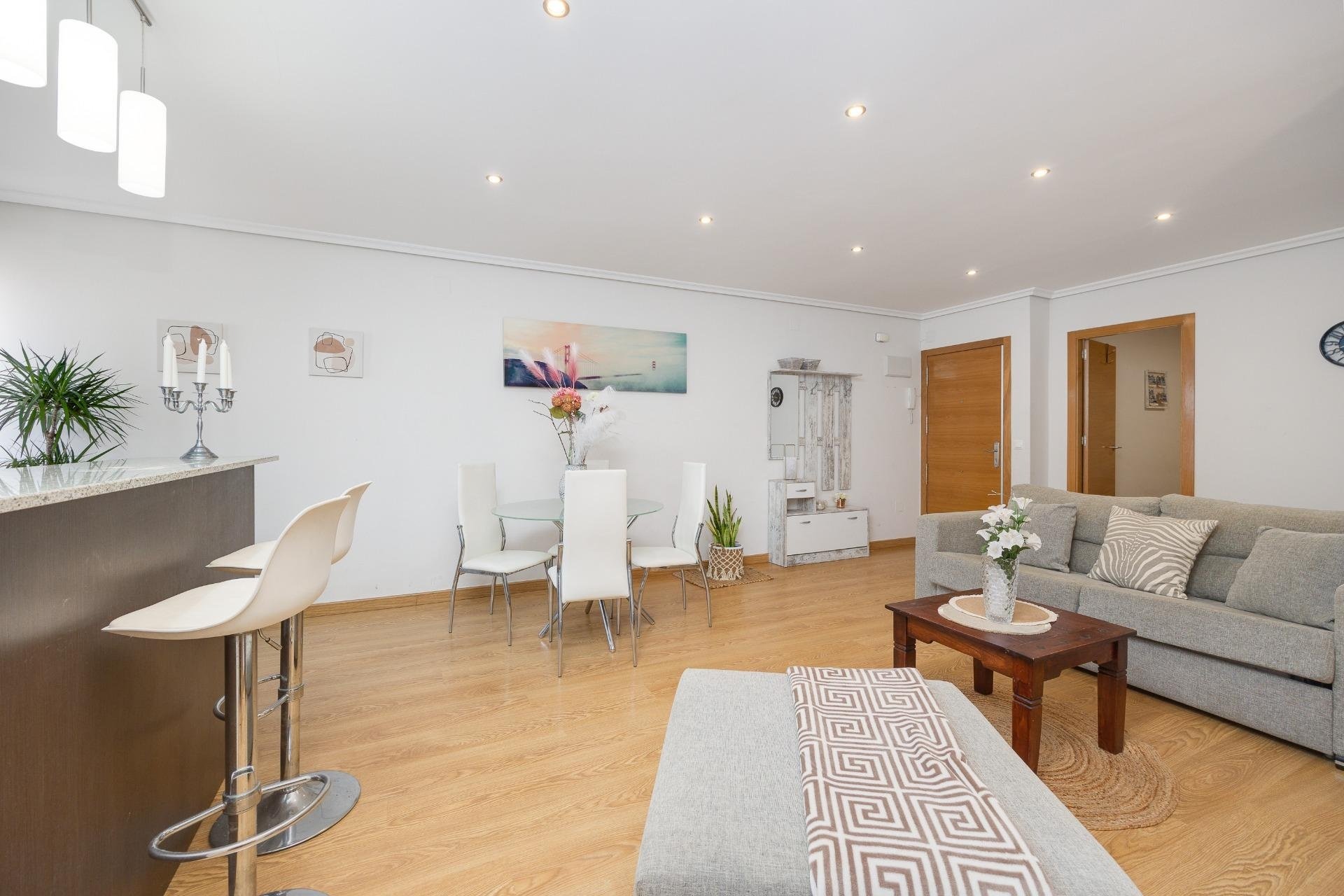 Resale - Apartment -
Torrevieja - Centro