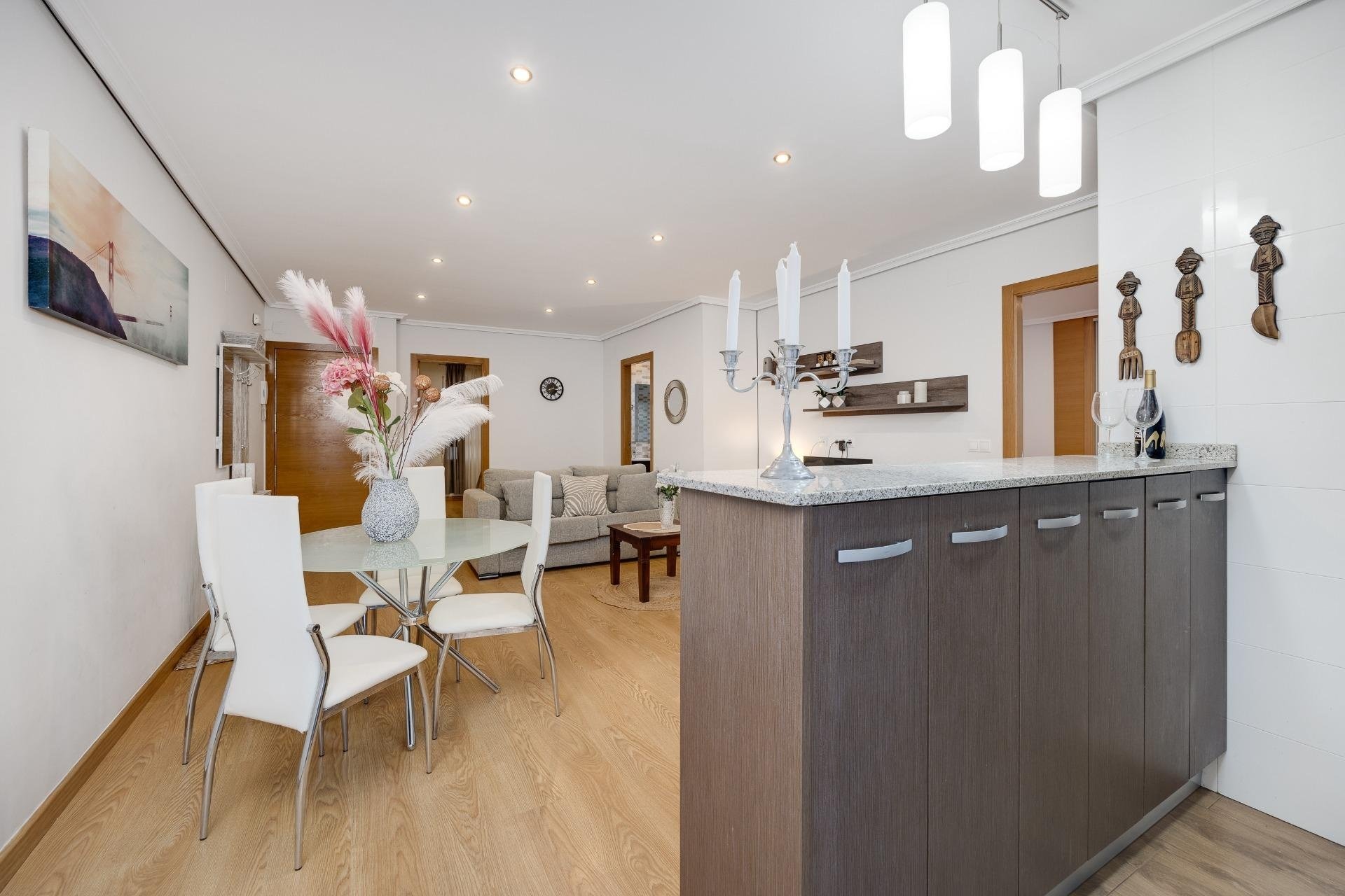 Resale - Apartment -
Torrevieja - Centro