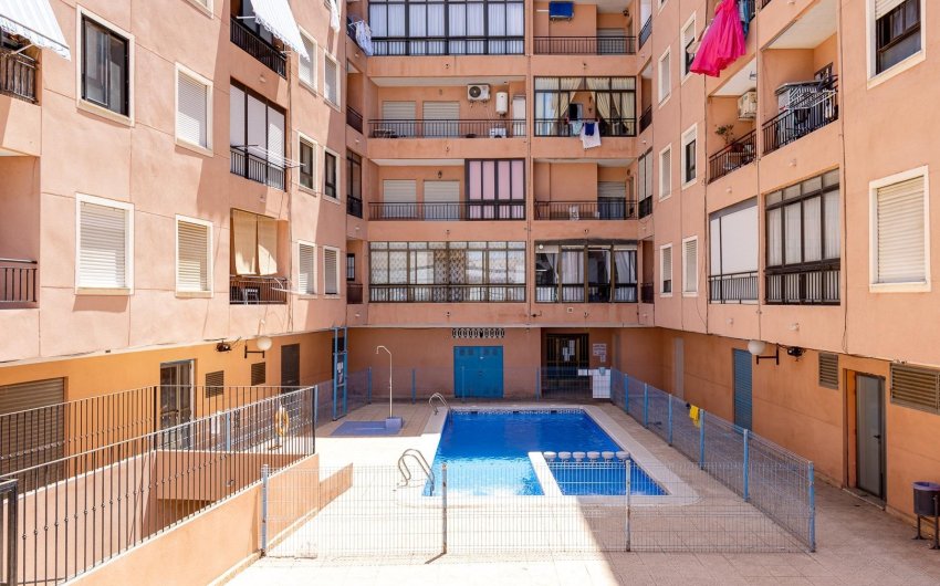 Resale - Apartment -
Torrevieja - Centro