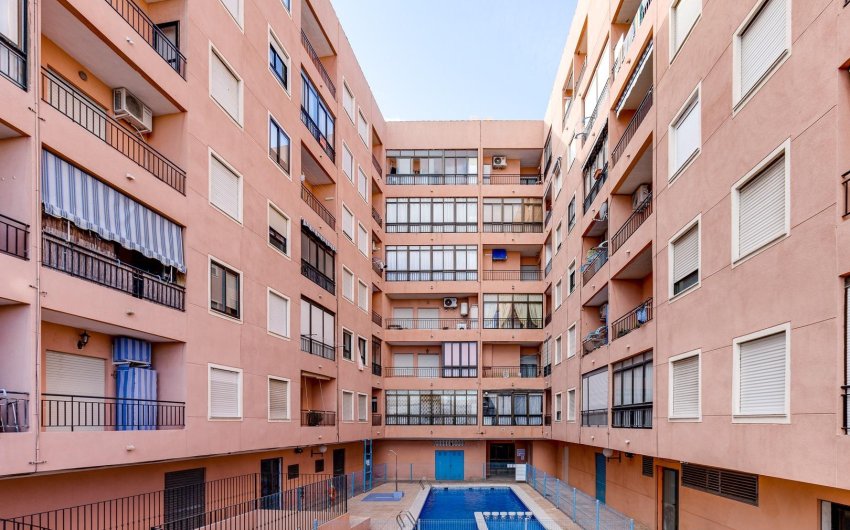 Resale - Apartment -
Torrevieja - Centro