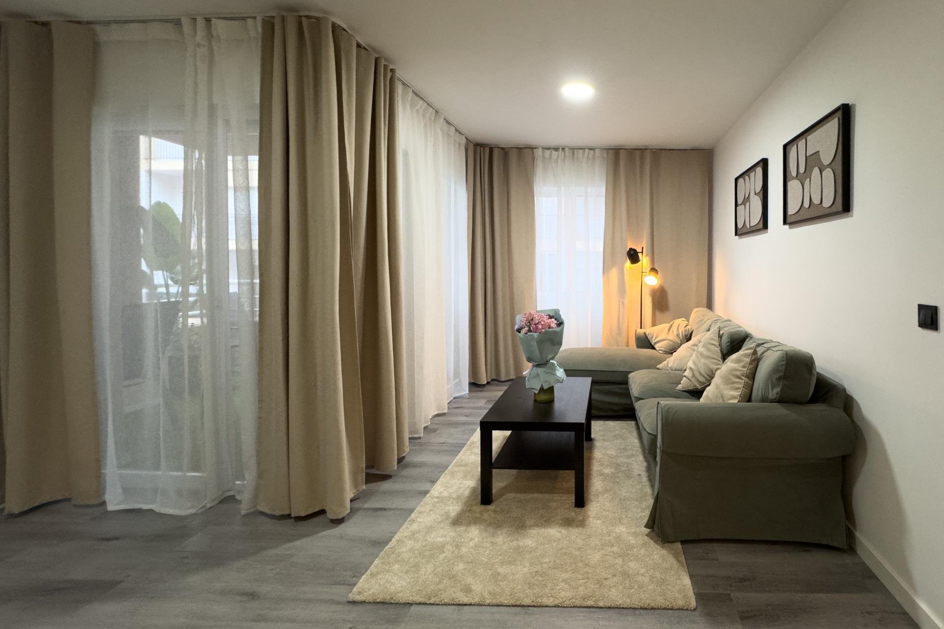 Resale - Apartment -
Torrevieja - Centro