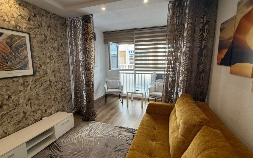 Resale - Apartment -
Torrevieja - Centro