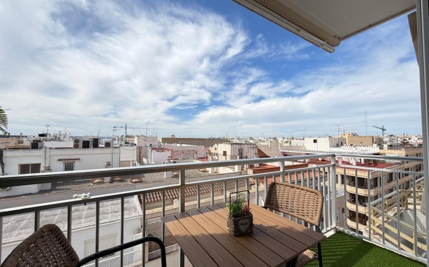 Resale - Apartment -
Torrevieja - Centro