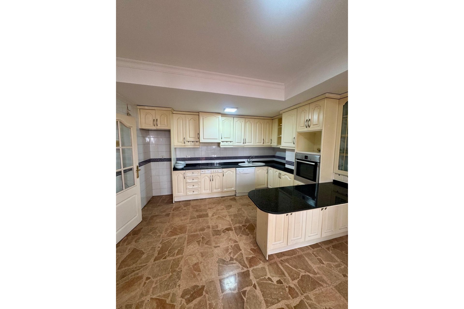Resale - Apartment -
Torrevieja - Centro