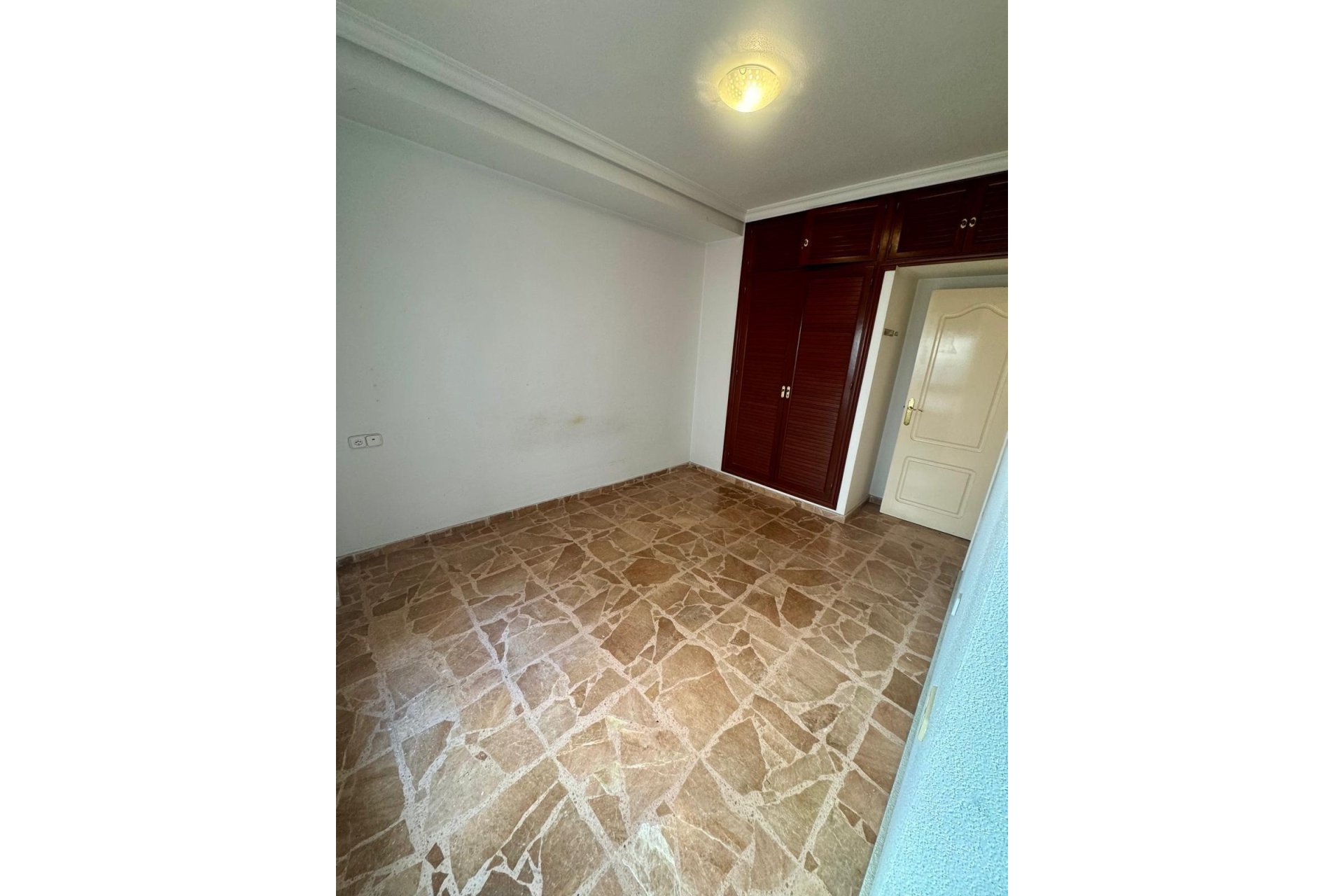 Resale - Apartment -
Torrevieja - Centro
