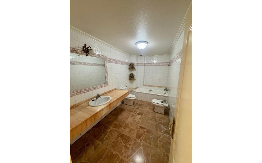 Resale - Apartment -
Torrevieja - Centro