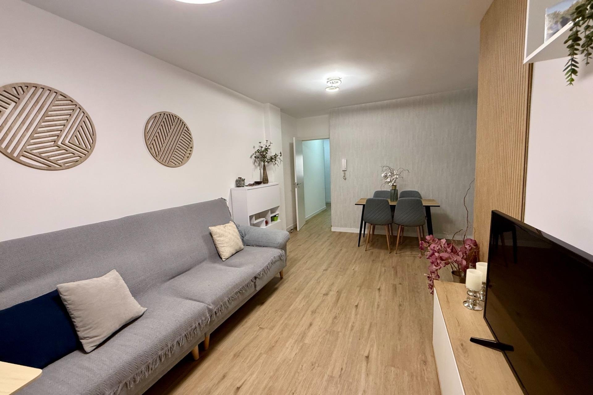 Resale - Apartment -
Torrevieja - Centro