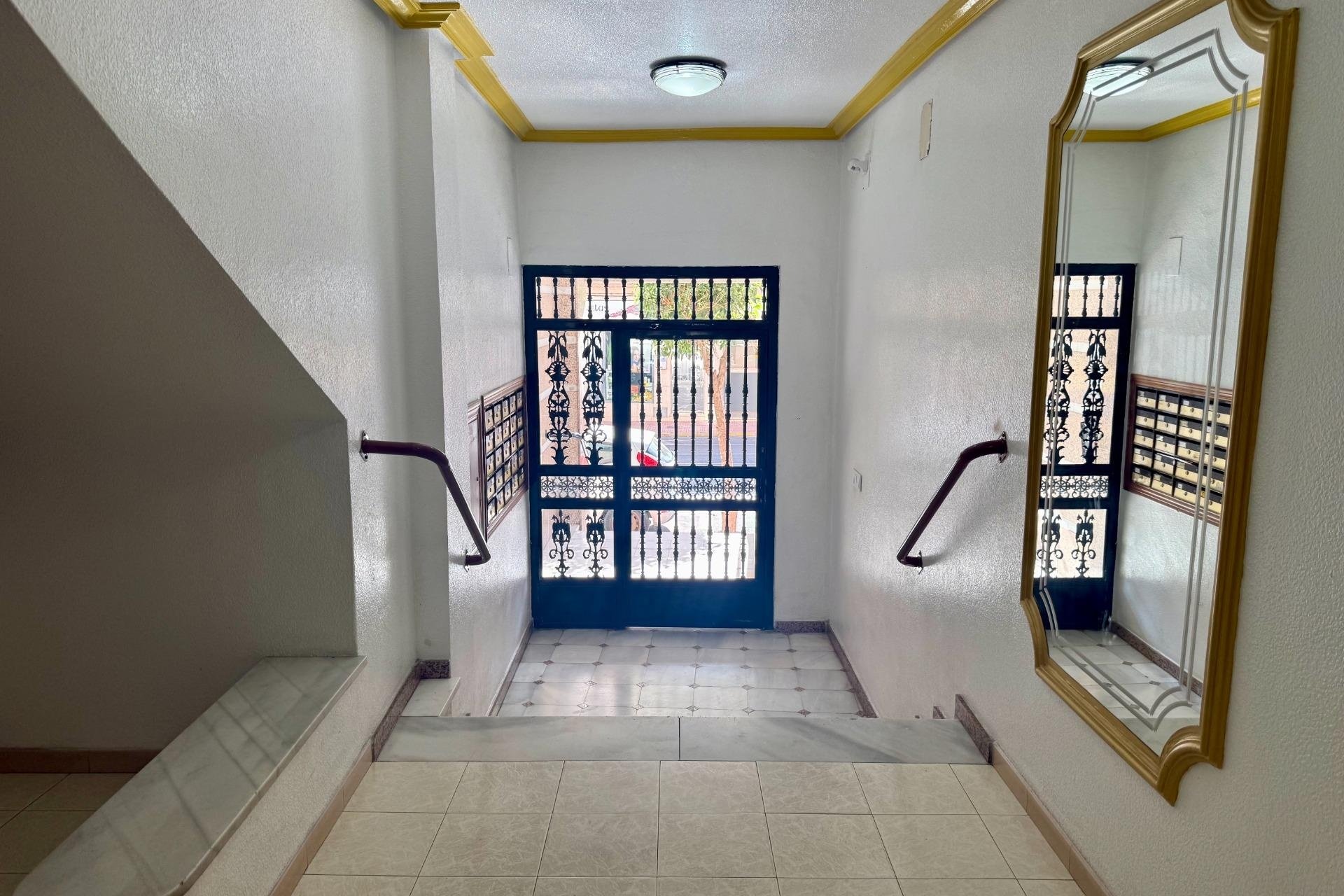 Resale - Apartment -
Torrevieja - Centro