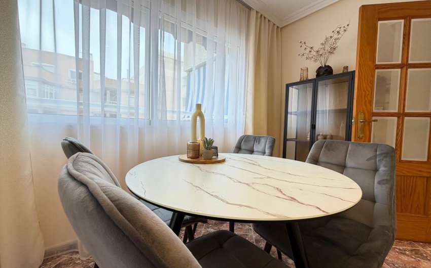 Resale - Apartment -
Torrevieja - Centro