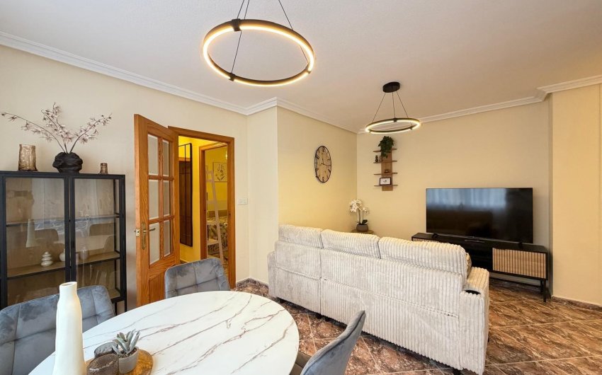 Resale - Apartment -
Torrevieja - Centro
