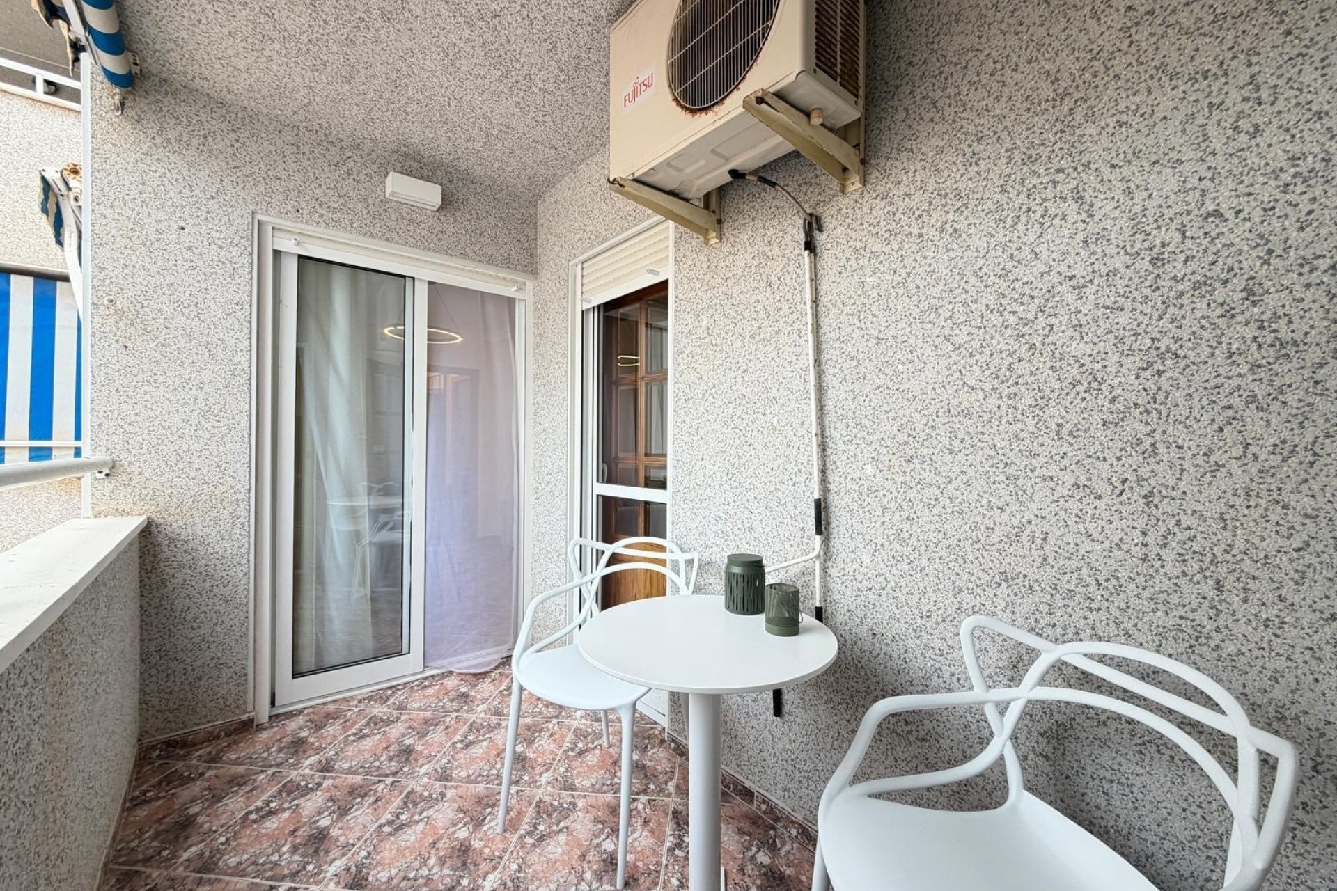 Resale - Apartment -
Torrevieja - Centro