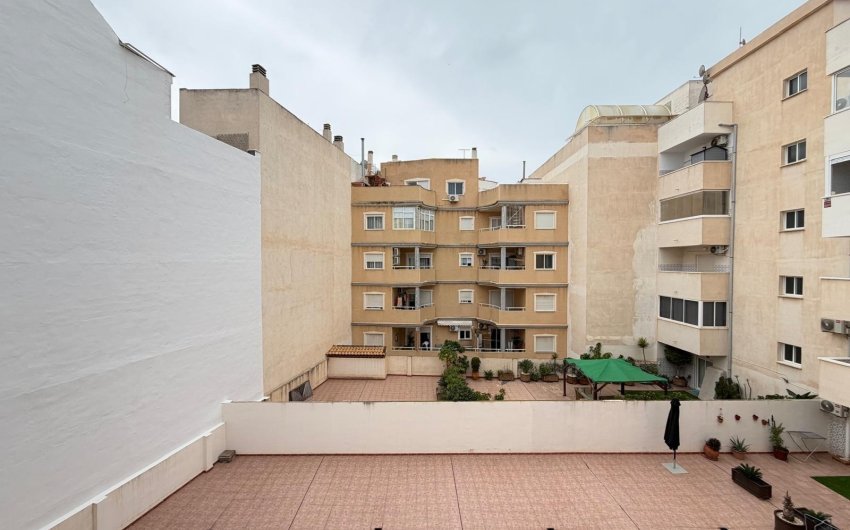 Resale - Apartment -
Torrevieja - Centro