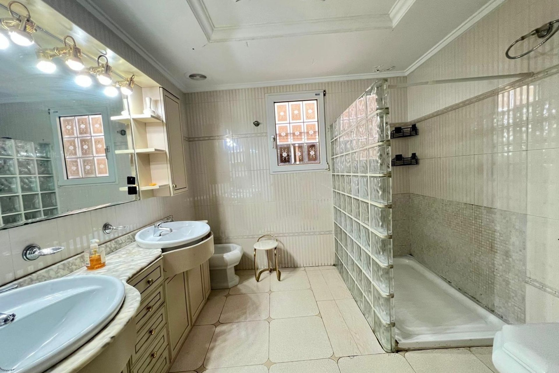 Resale - Apartment -
Torrevieja - Centro