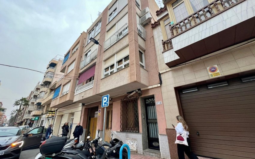 Resale - Apartment -
Torrevieja - Centro