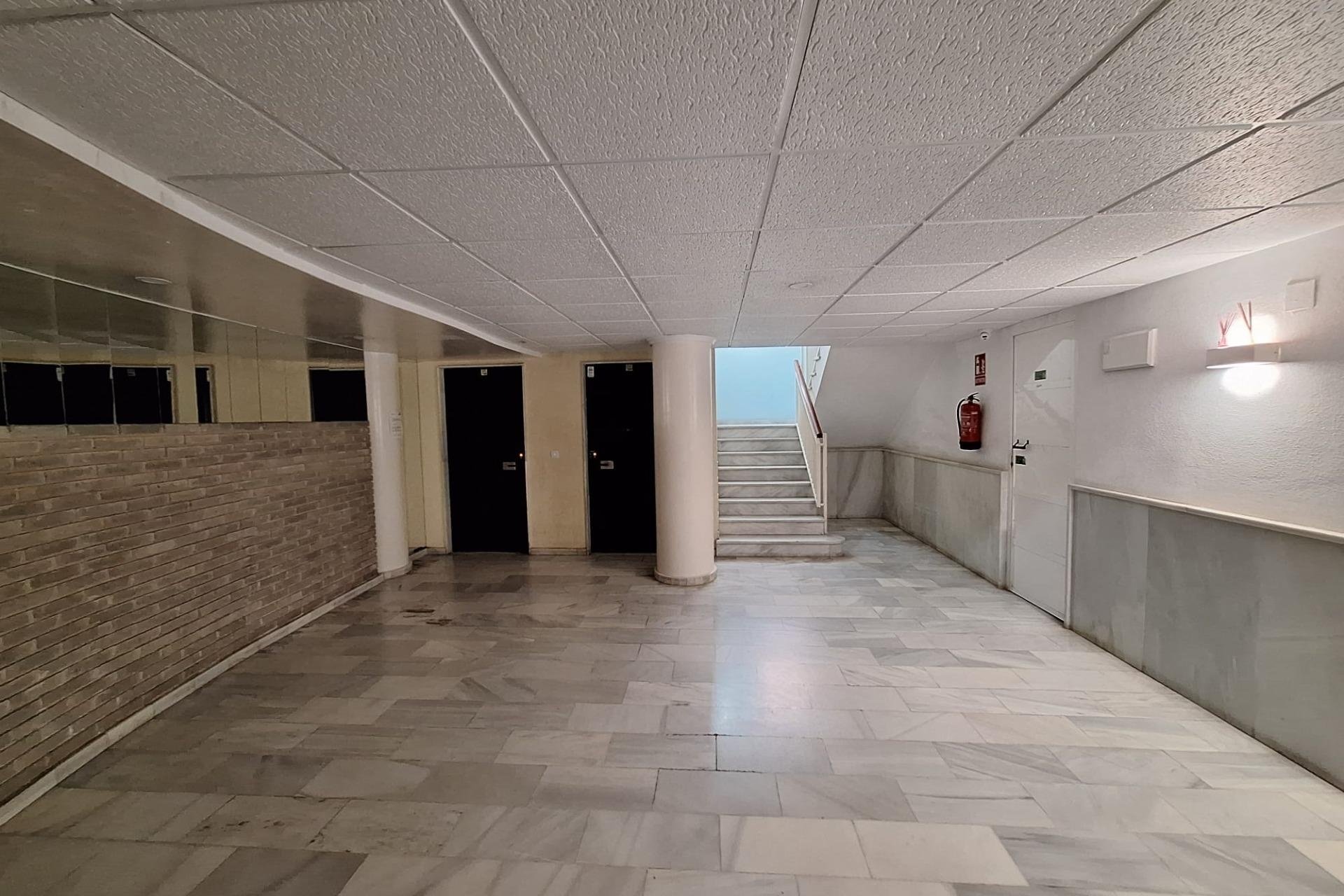 Resale - Apartment -
Torrevieja - Centro