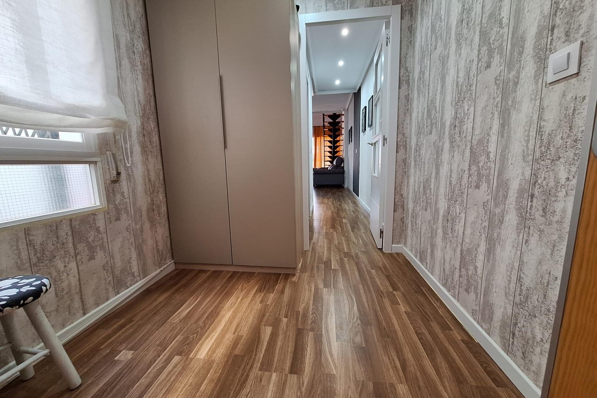Resale - Apartment -
Torrevieja - Centro